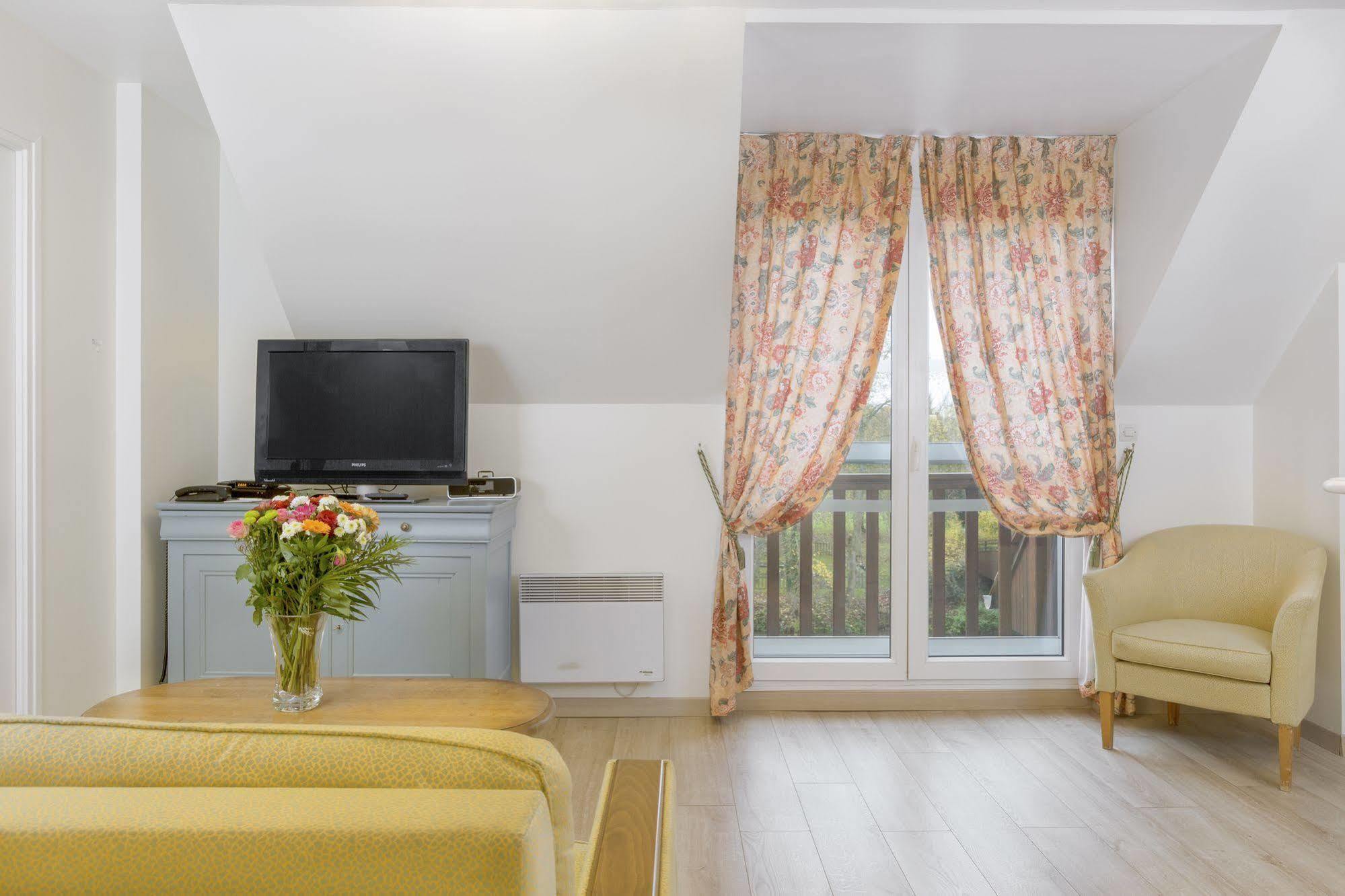 Aparthotel Karma Manoir Des Deux Amants Connelles Zewnętrze zdjęcie