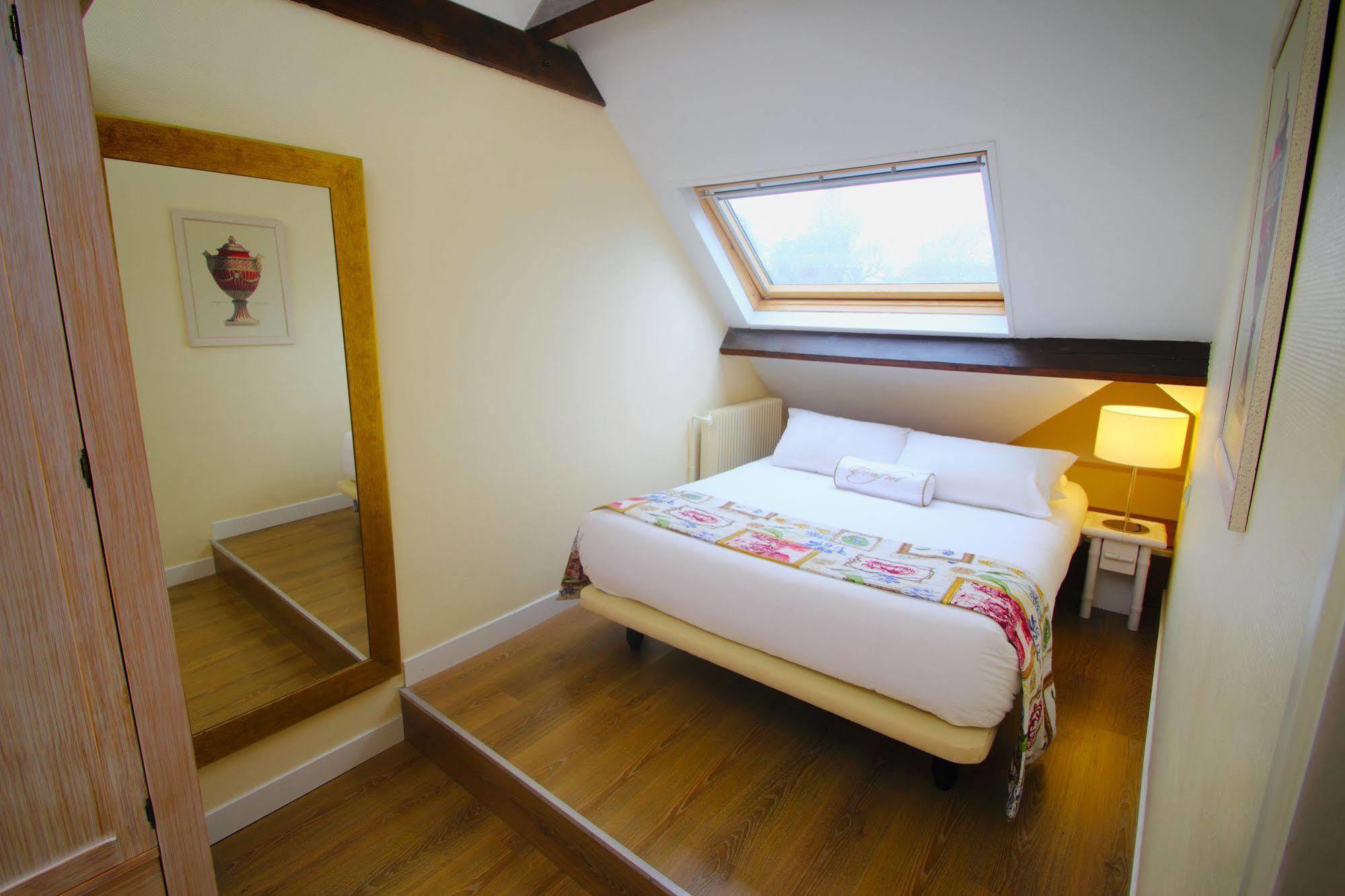 Aparthotel Karma Manoir Des Deux Amants Connelles Zewnętrze zdjęcie